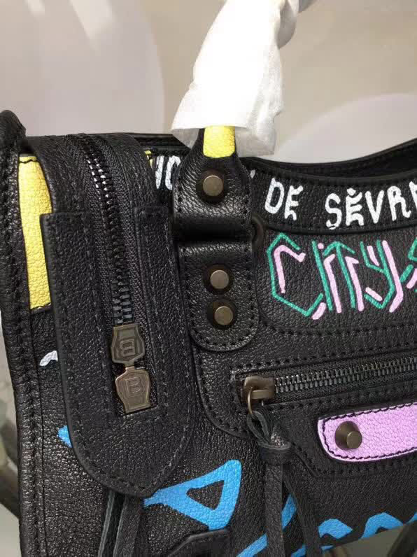 BALENCIAG巴黎世家 歐洲水貨 Balenciaga city小黑釘 限量原廠爆裂紋羊皮黑白塗鴉 手提包  BL1117